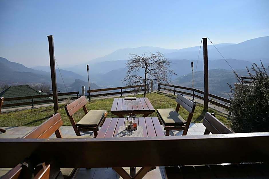 OSTROG Aparthotel KOLIBA-VLASTNIŠTVO MANASTIRA OSTROG