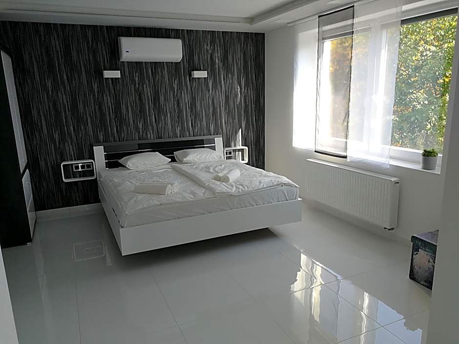 AQUA SOLAR APARTMANHÁZ