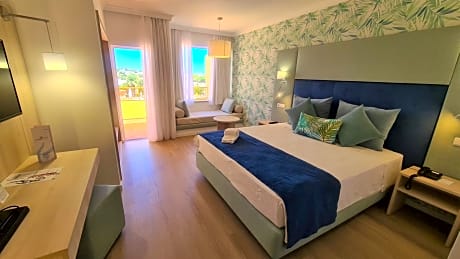 Superior Double Room with Sea or Pool view (3 Adults)