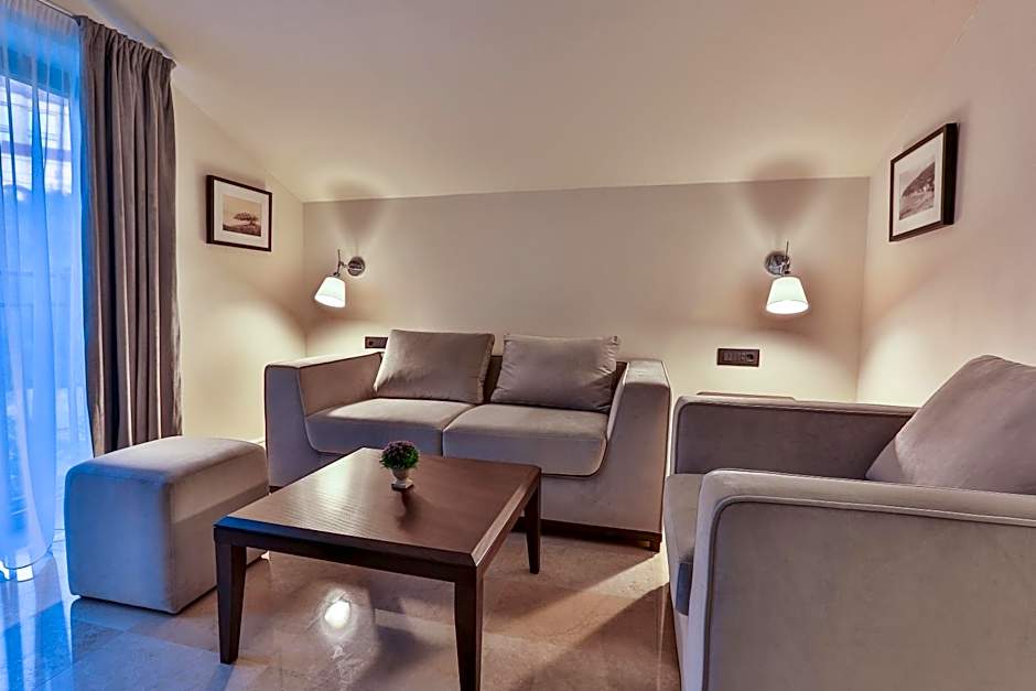 Hotel California by Aycon