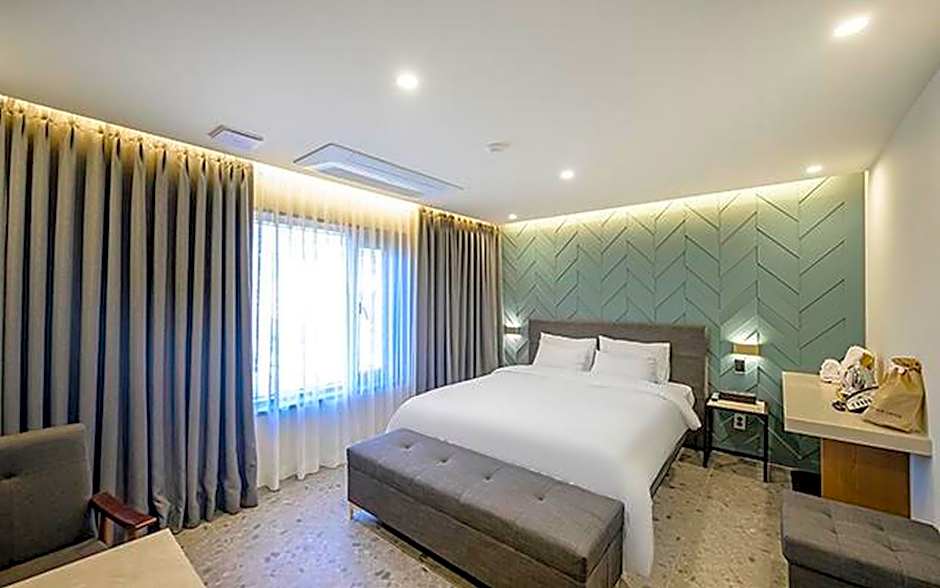 H Avenue Mokpo Peace Plaza branch