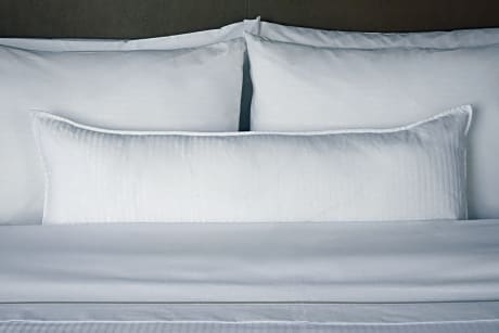 Suite, 1 Bedroom, Corner (1 King Bed and 1 Double Sofa Bed)