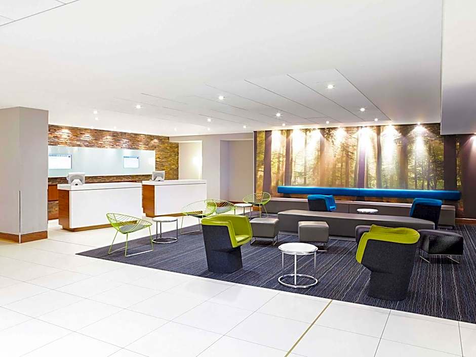 Novotel London West