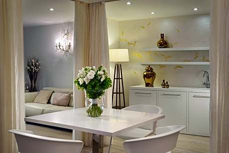 Queen Suite with Sofa Bed