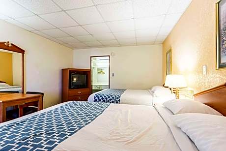 2 Queen Beds Nonsmoking