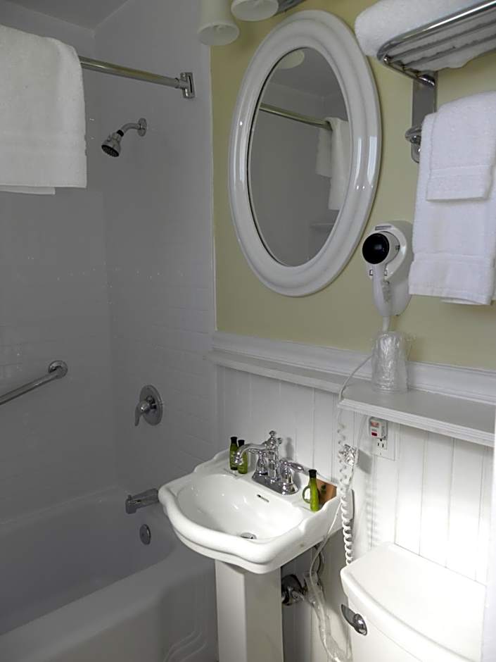 Colonial Gables Oceanfront Village