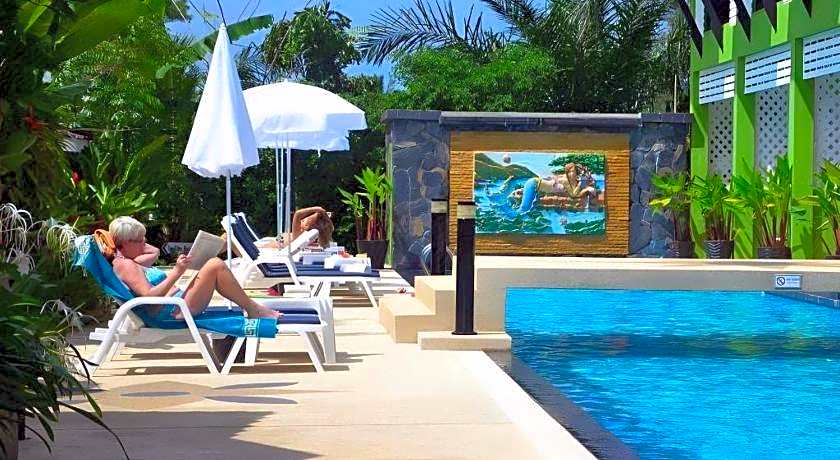 Khaolak C-nior Bungalows