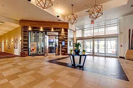 Four Points By Sheraton Kelowna Airport
