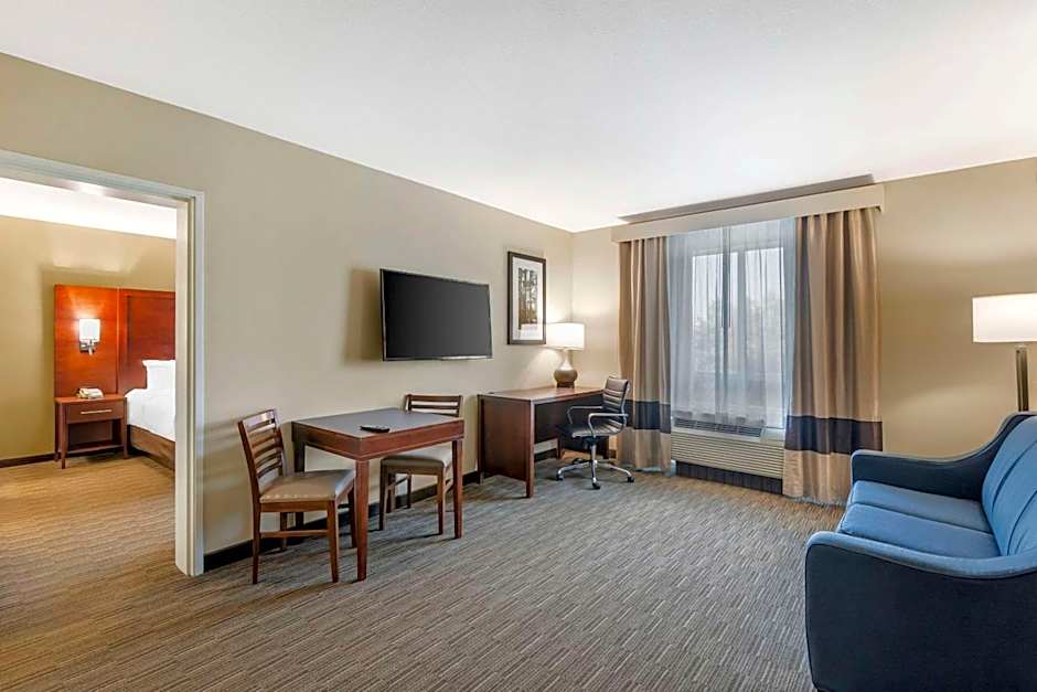 Comfort Inn & Suites