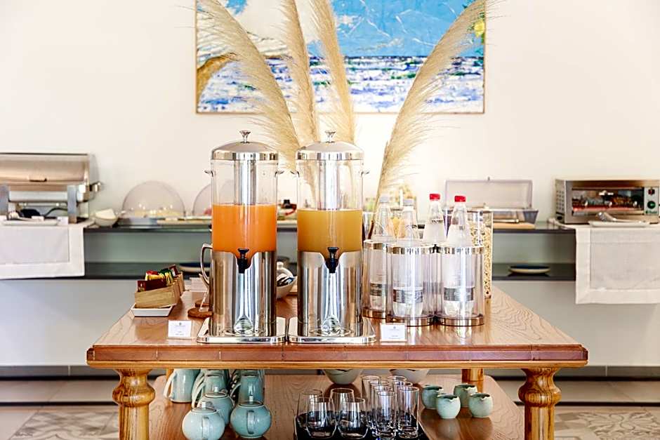 Luna Minoica Suites and Apartments