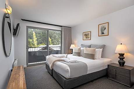 One-Bedroom Apartment - 5 night min