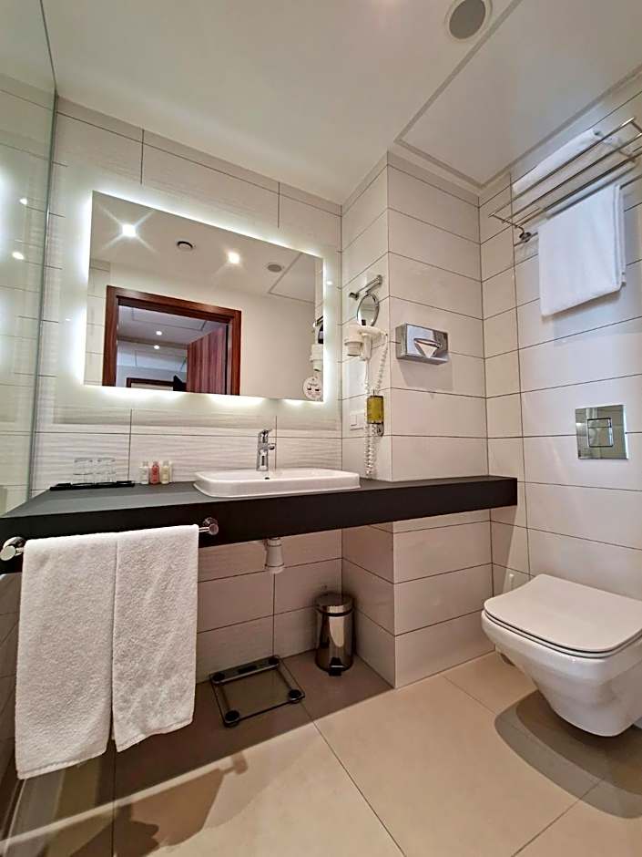 Warsaw Plaza Hotel
