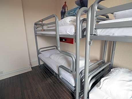 Private 6-Bedroom with External Shared Bathroom