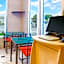 Casa Blanca Hotel & Suites Orange