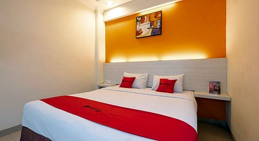 RedDoorz Plus @ Hotel Alden Makassar