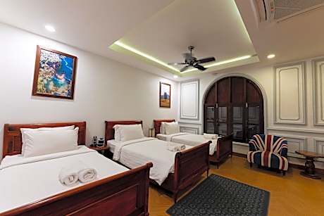 Colonial Family Room