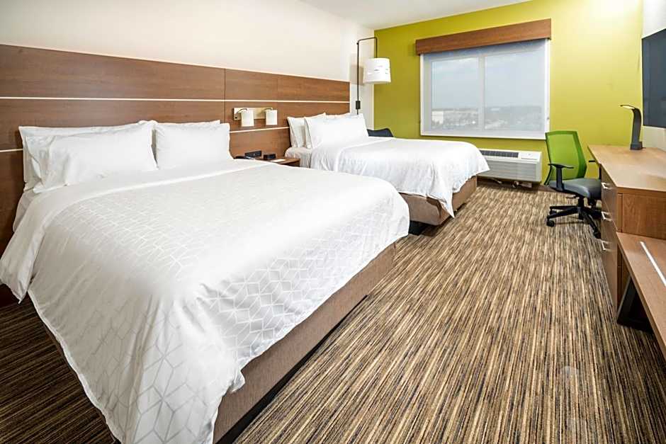 Photo 1 of 9 of Standard 2 Queen Beds