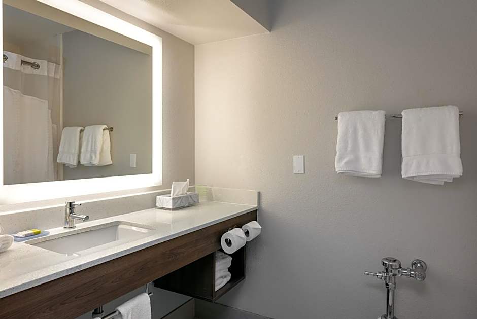 Holiday Inn Express & Suites Milton East I-10 By IHG