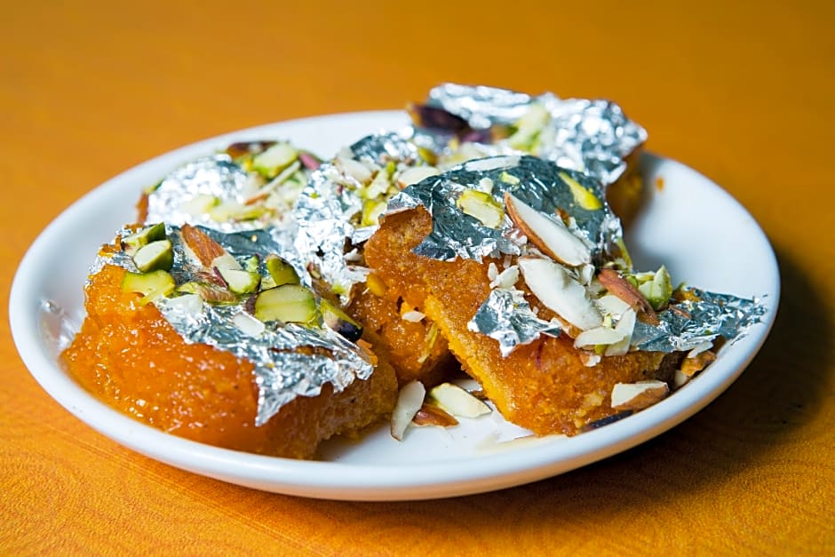 OYO 10595 Hotel Mirras