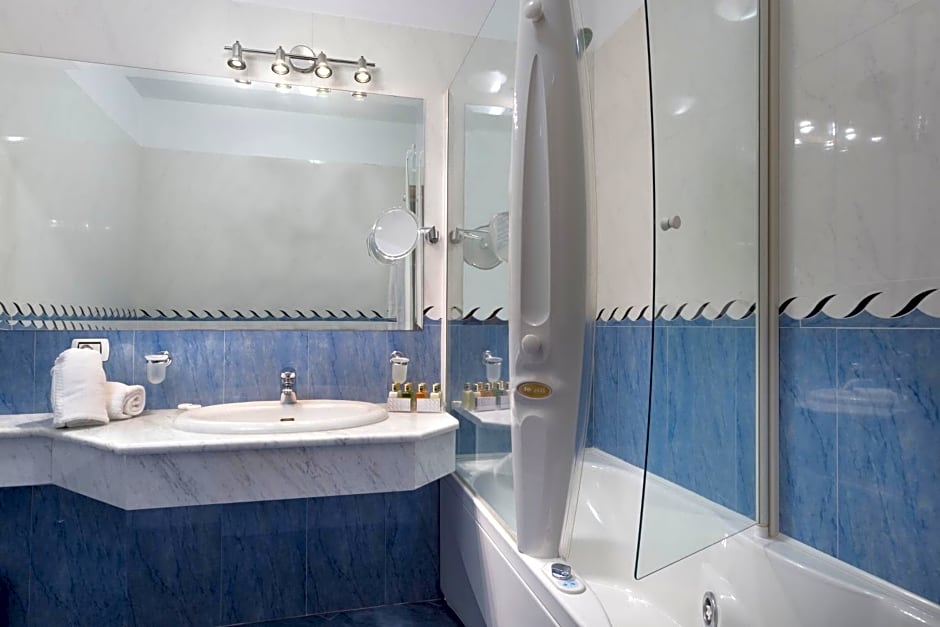 Gabbiano Azzurro Hotel & Suites