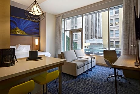 3rd Floor Balcony, Larger Studio, 1 King, City view, Balcony