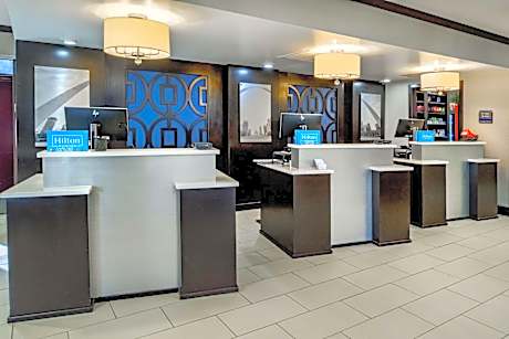 Embassy Suites By Hilton Hotel St. Louis-Airport