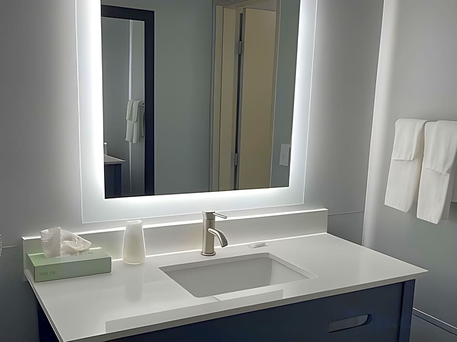AmericInn by Wyndham Ladysmith