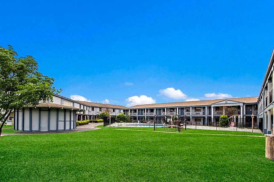 Rodeway Inn Conference Center