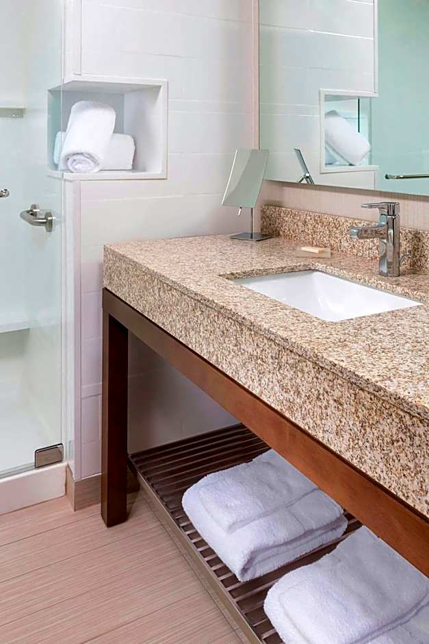 Courtyard by Marriott Bismarck North