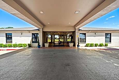 Days Inn by Wyndham Round Rock