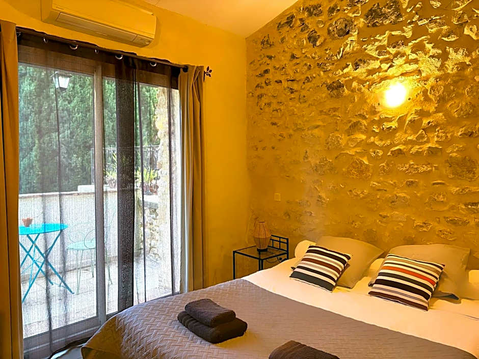 Logis Hotel Restaurant L'Esquielle