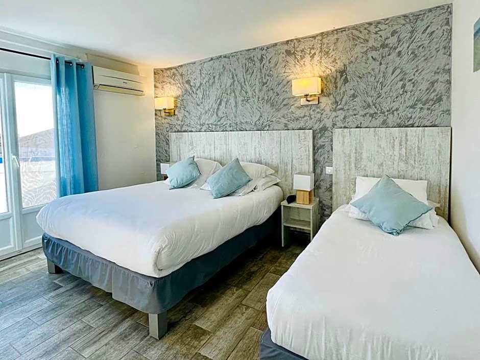 Hotel Les Palmiers En Camargue