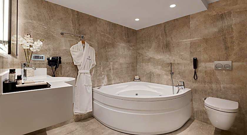 Gleam Collection Hotel