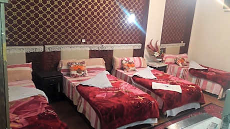 Family Room (5 Adults)