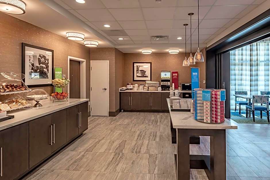 Hampton Inn By Hilton and Suites Dallas/Plano Central