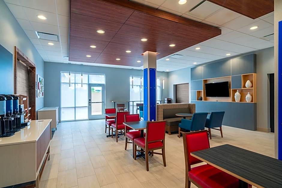 Holiday Inn Express & Suites St Peters By IHG