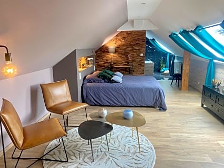 Queen Room with Spa Bath