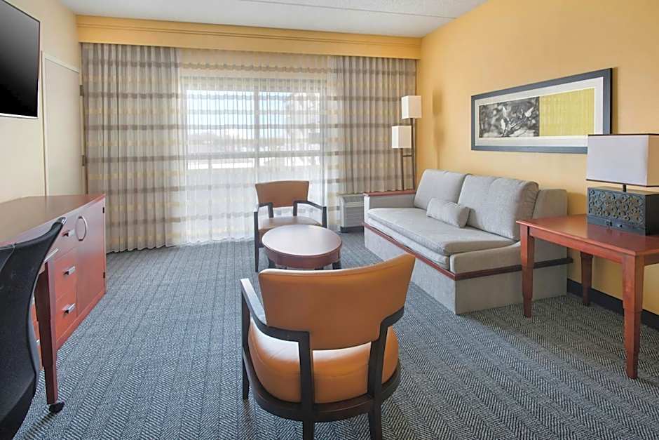 Courtyard by Marriott Mt. Laurel Cherry Hill