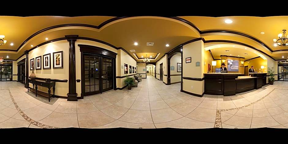 Holiday Inn Express Hotel & Suites Victoria By IHG