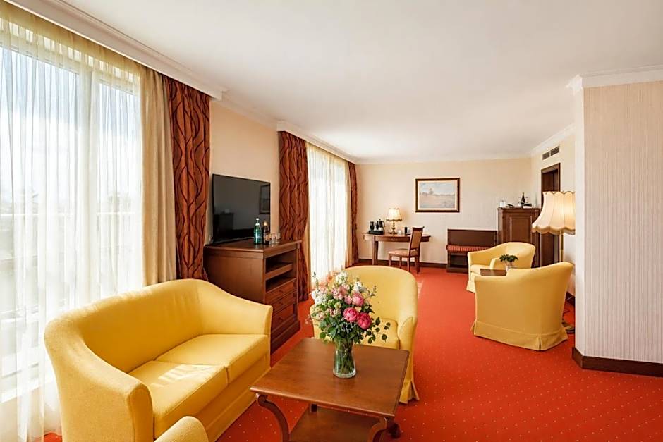 Crystal Palace Boutique Hotel