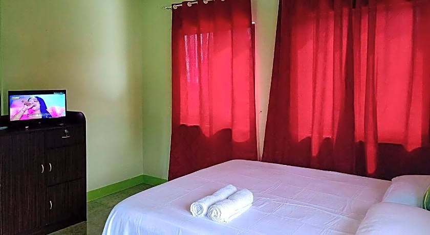 RedDoorz @ Garcia Hernandez Bohol