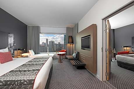 Family Connecting Room (2 Adults + 2 Children)