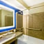 La Quinta Inn & Suites by Wyndham NE Long Beach/Cypress