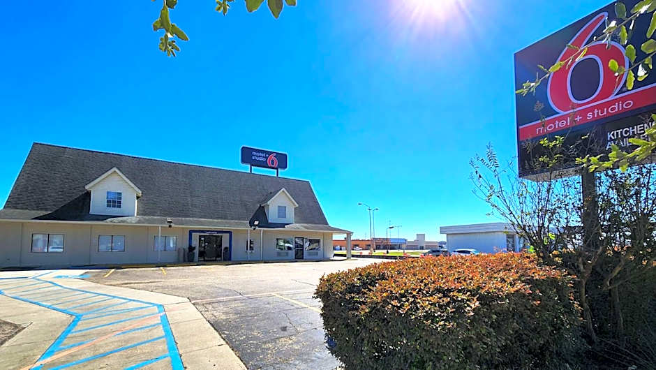 Motel 6-Webster, TX - Houston - Nasa Lake