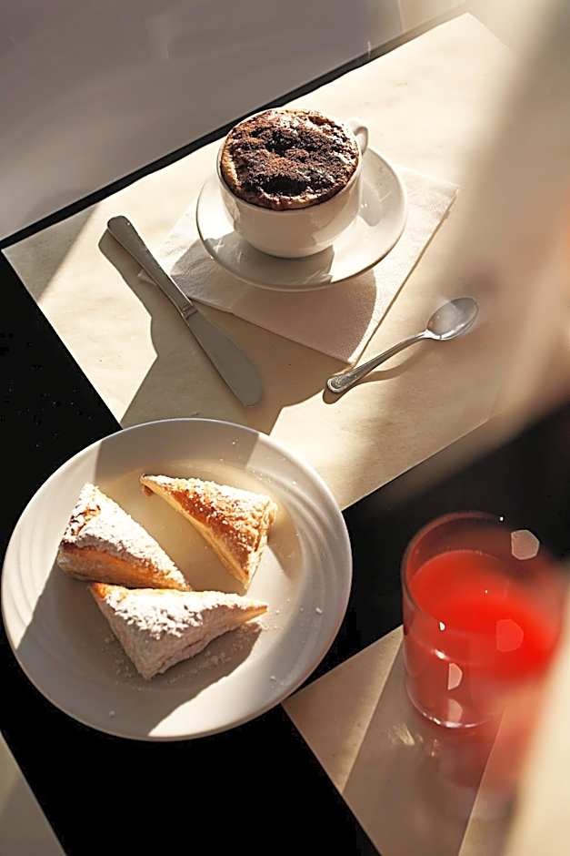 Hotel Mocambo Riccione CENTRALISSIMO AL MARE