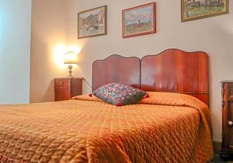 Twin Room with Bathroom