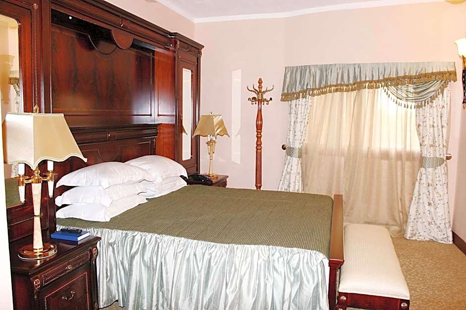 Imperial Royale Hotel