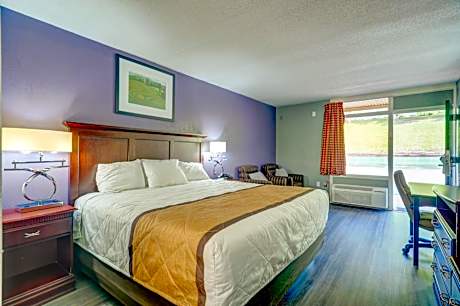 King Room - Non-Smoking