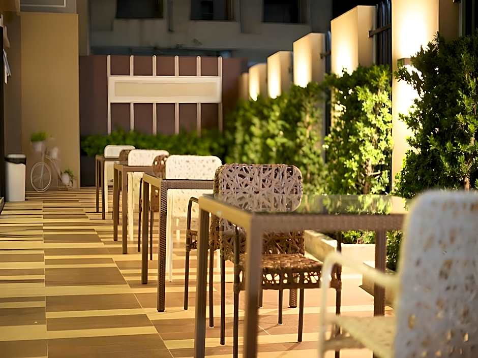 April Suites Pattaya