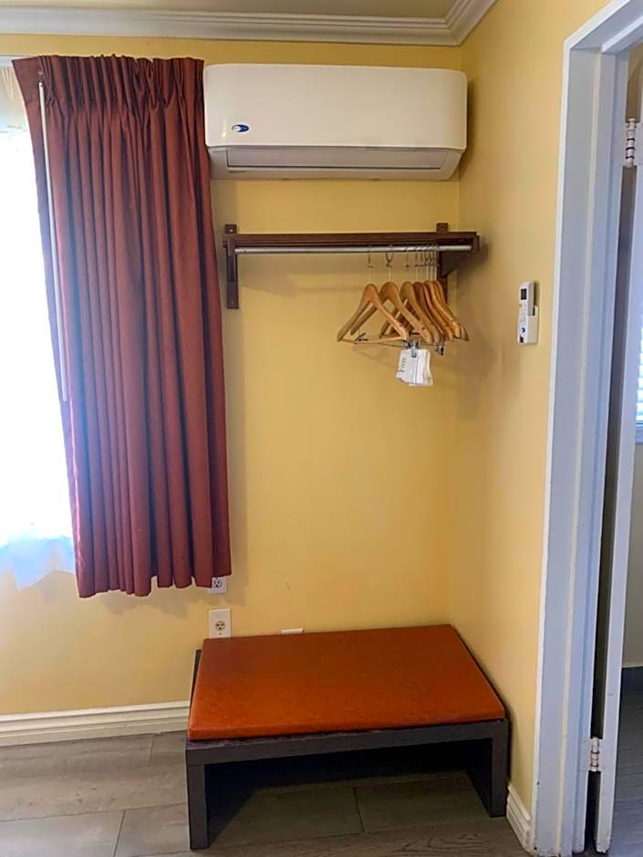 Oasis Inn and Suites